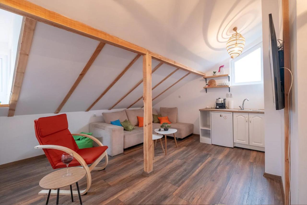 Entire Central House With Guest Rooms & Garden Sofia Exteriör bild