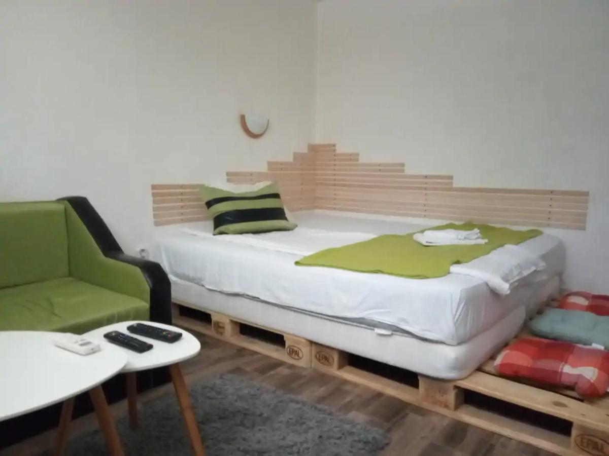Entire Central House With Guest Rooms & Garden Sofia Exteriör bild