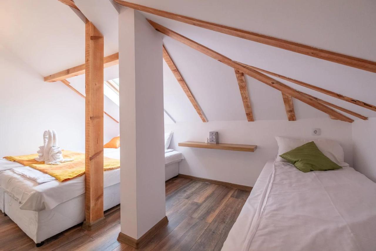 Entire Central House With Guest Rooms & Garden Sofia Exteriör bild