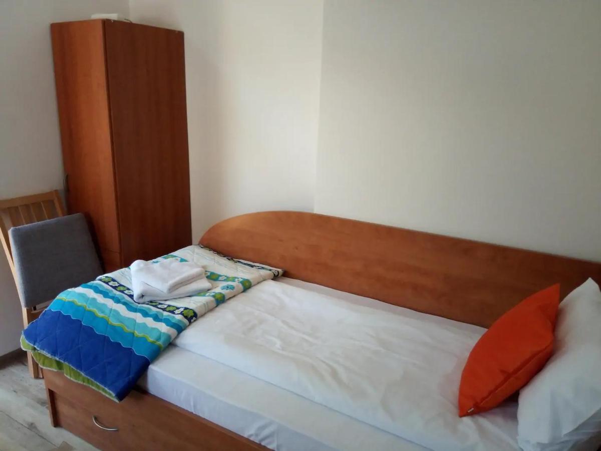 Entire Central House With Guest Rooms & Garden Sofia Exteriör bild
